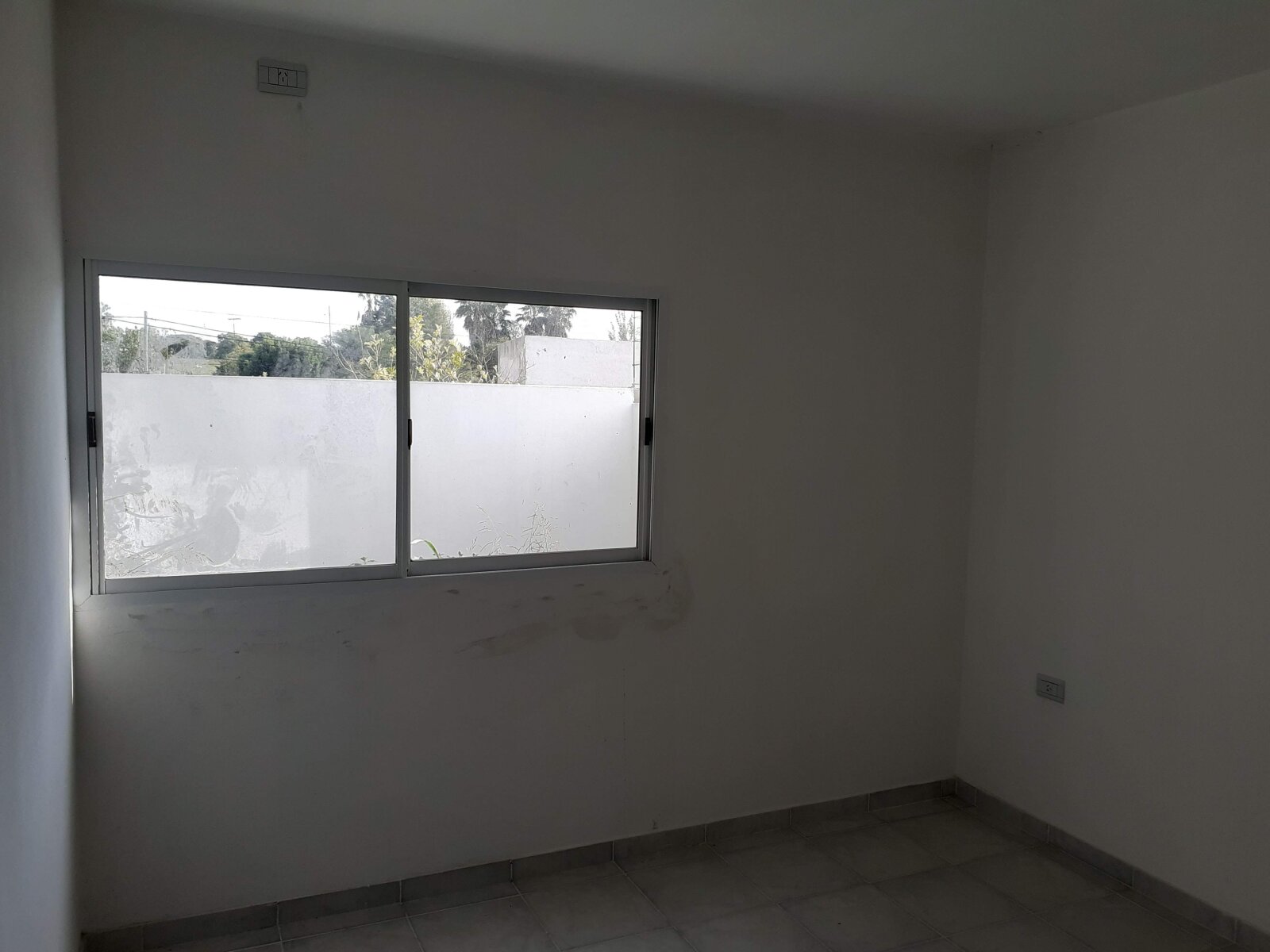 VENTA | Conjunto de viviendas y local comercial sobre amplio terreno! Abasolo, entre Berutti y Passo - 50