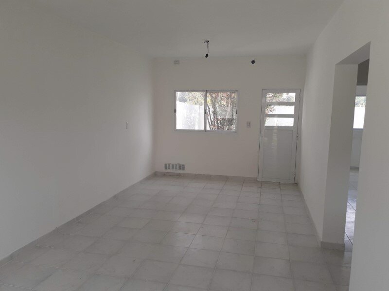VENTA | Conjunto de viviendas y local comercial sobre amplio terreno! Abasolo, entre Berutti y Passo - 43