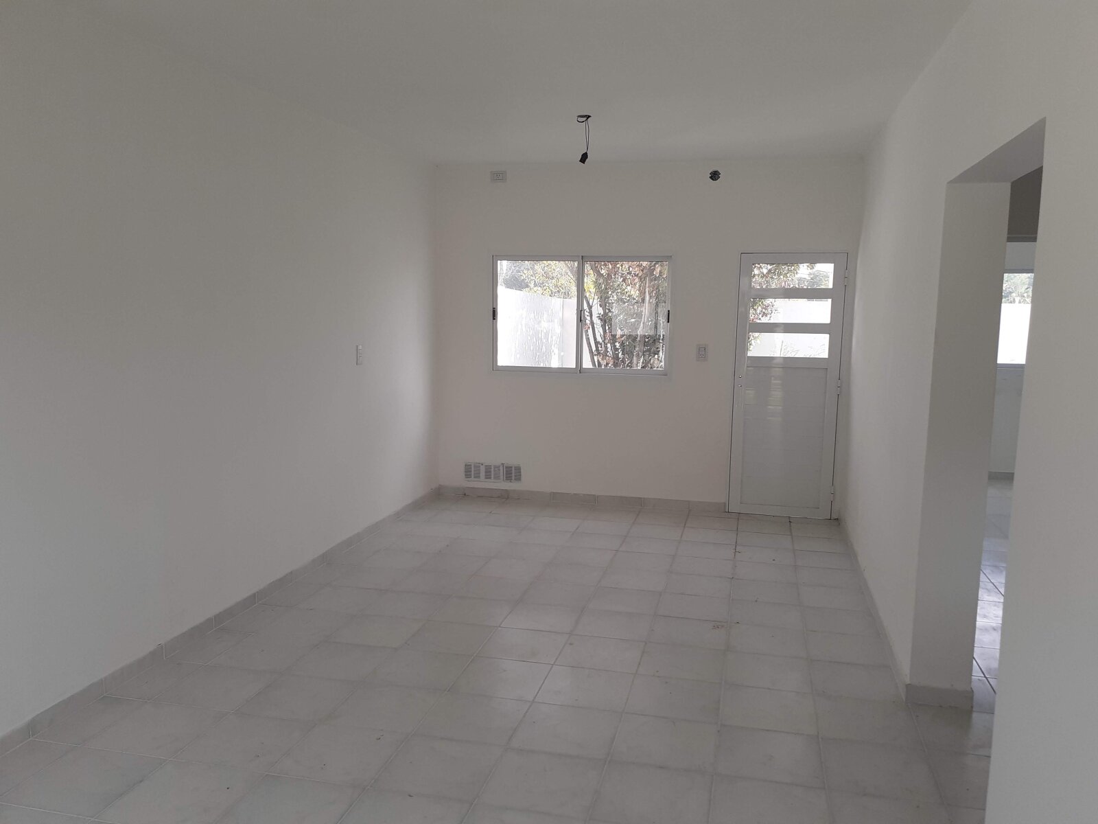 VENTA | Conjunto de viviendas y local comercial sobre amplio terreno! Abasolo, entre Berutti y Passo - 47