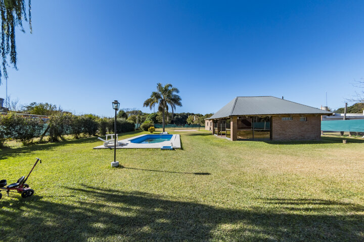 Casa de categoría. Escucho Oferta. Gran Oportunidad!!. Ideal vivienda o emprendimiento o inversor