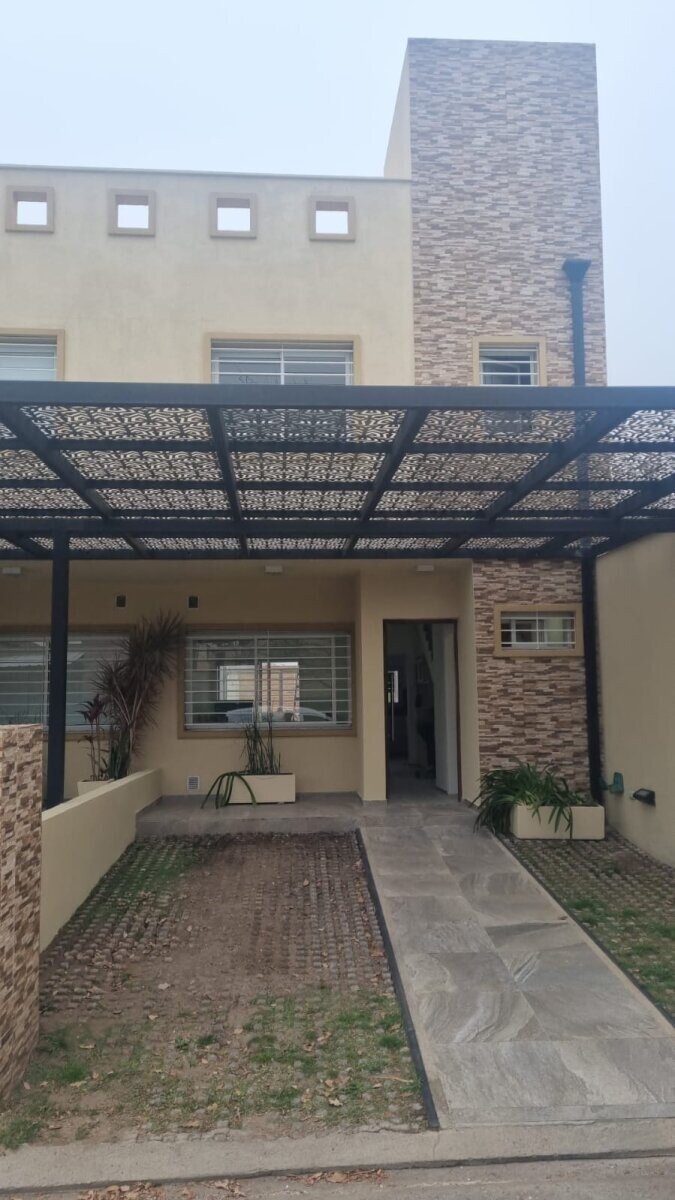 DUPLEX EN ALQUILER EN HOUSING SIN EXPENSAS "LOR LIRIOS"
