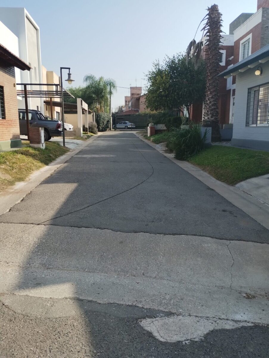 DUPLEX EN ALQUILER EN HOUSING SIN EXPENSAS "LOR LIRIOS" - Imagen 2