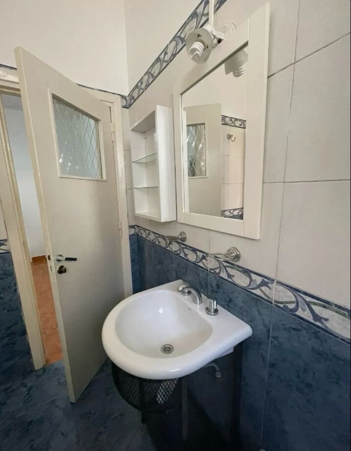 Oportunidad! Se vende un departamento de 2 ambientes al frente con balcón - Balvanera - 10