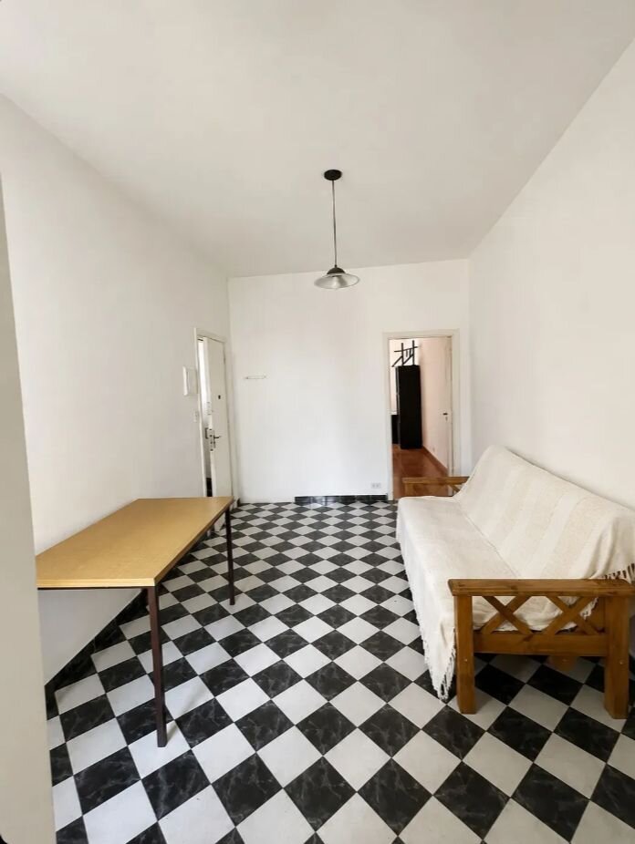 Oportunidad! Se vende un departamento de 2 ambientes al frente con balcón - Balvanera - 2