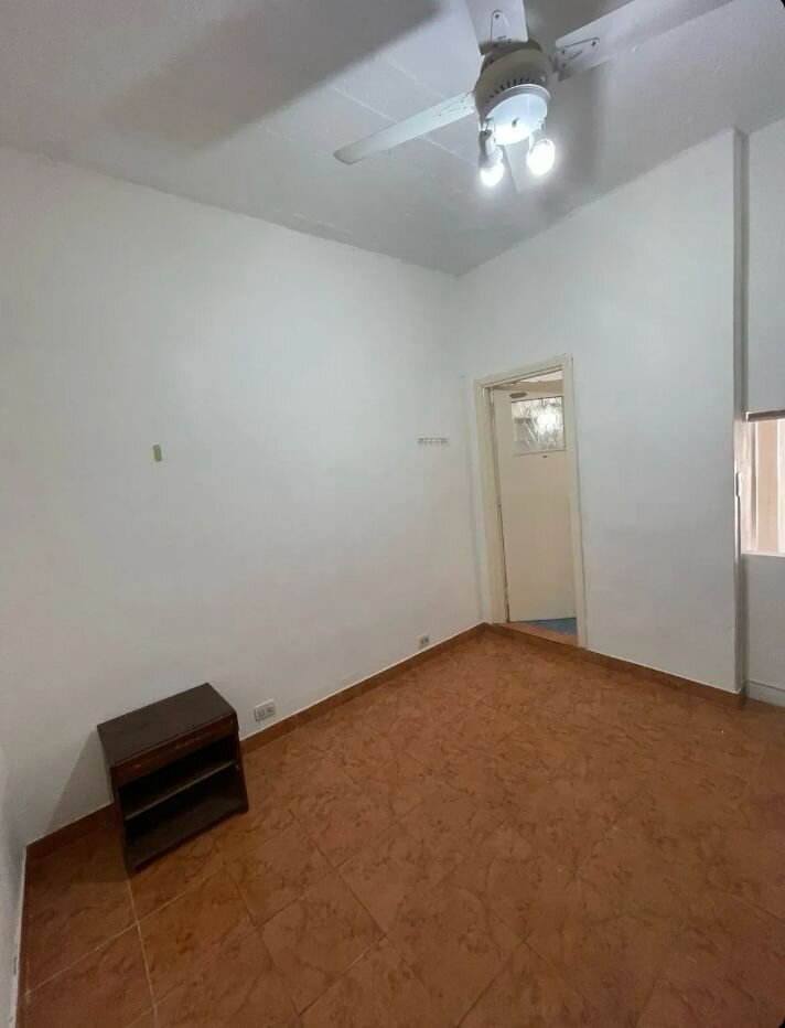 Oportunidad! Se vende un departamento de 2 ambientes al frente con balcón - Balvanera - 7