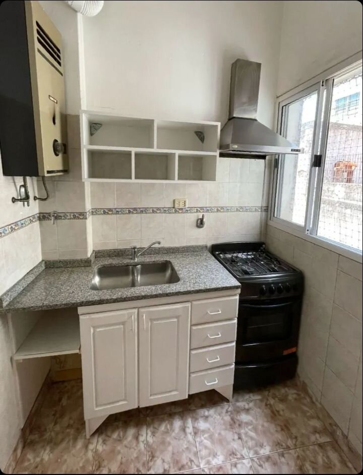 Oportunidad! Se vende un departamento de 2 ambientes al frente con balcón - Balvanera - 3