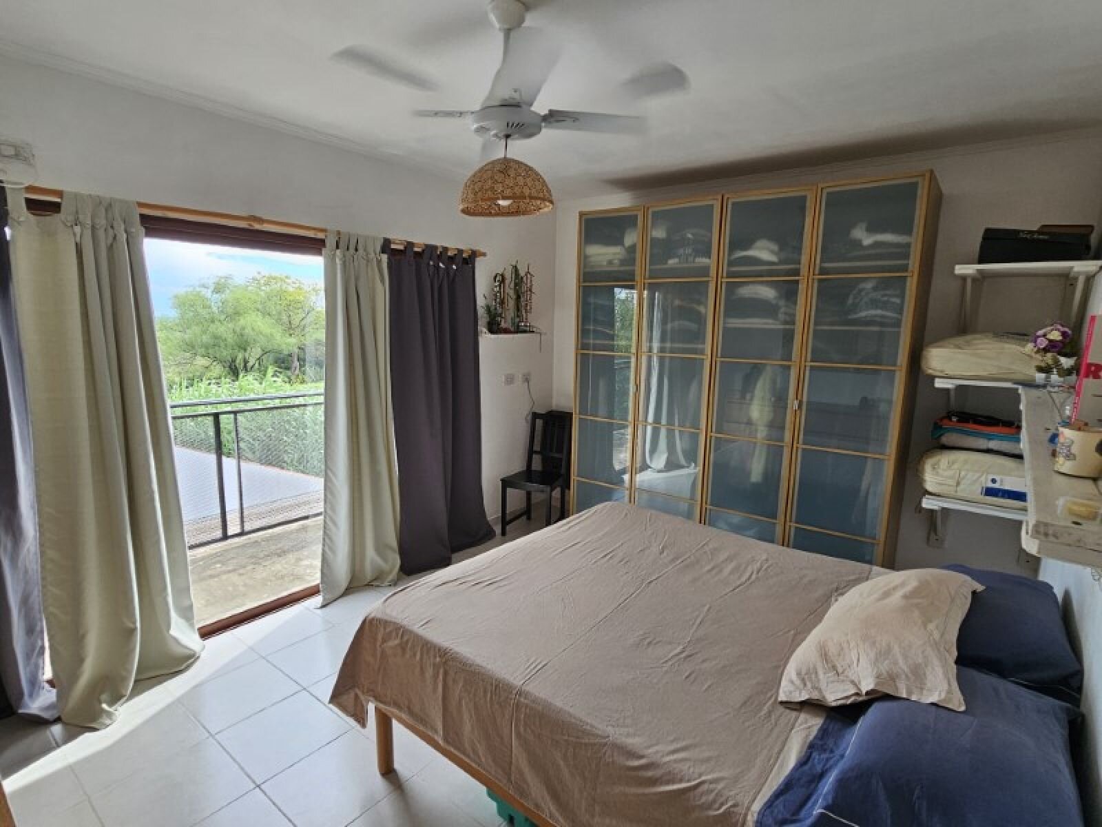 Casa de 3 dormitorios, 2 baños! Cochera, patio con pileta y todos los servicios! Cuneo entre/Junín y Guemes - 19