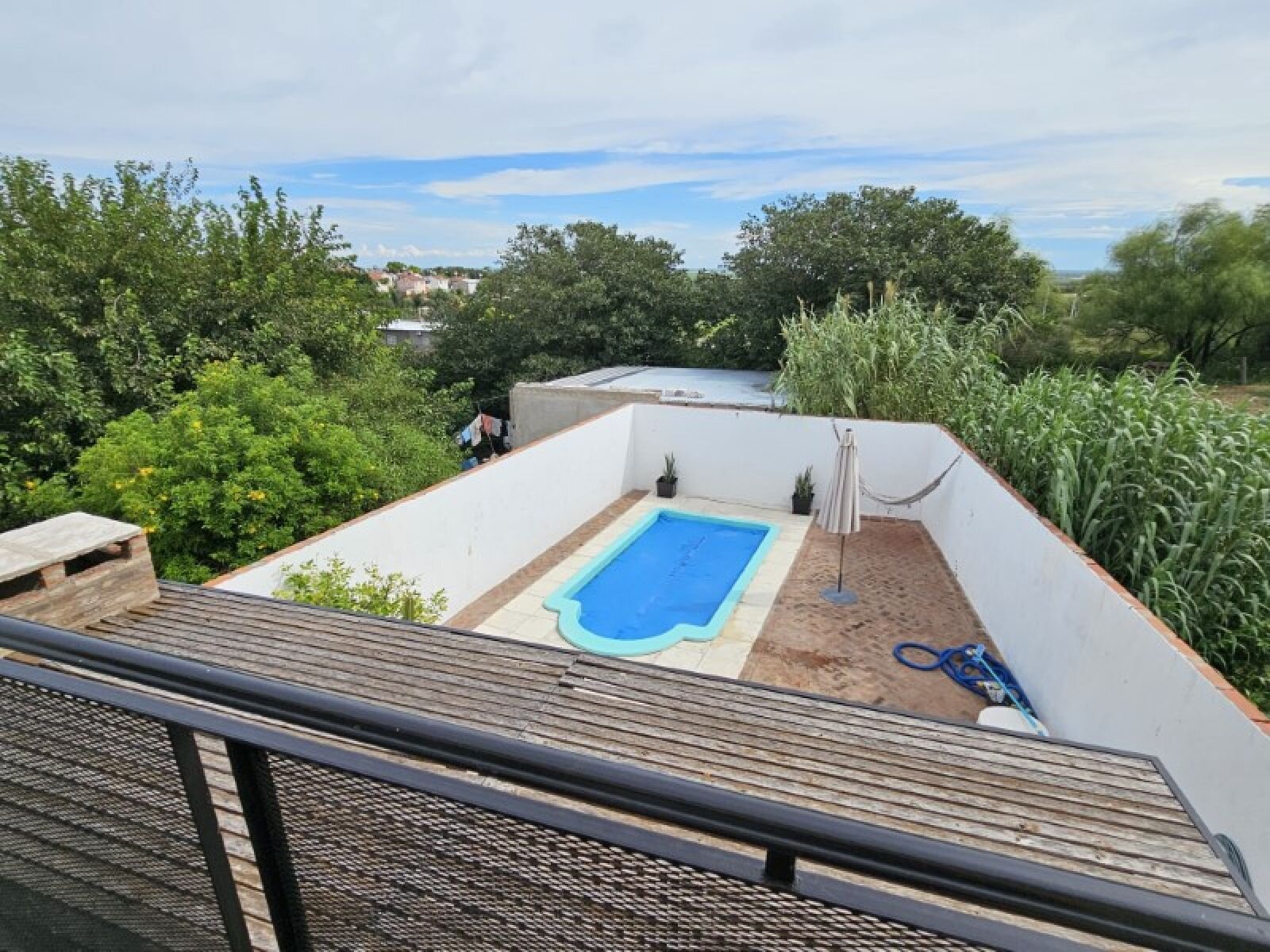 Casa de 3 dormitorios, 2 baños! Cochera, patio con pileta y todos los servicios! Cuneo entre/Junín y Guemes - 22