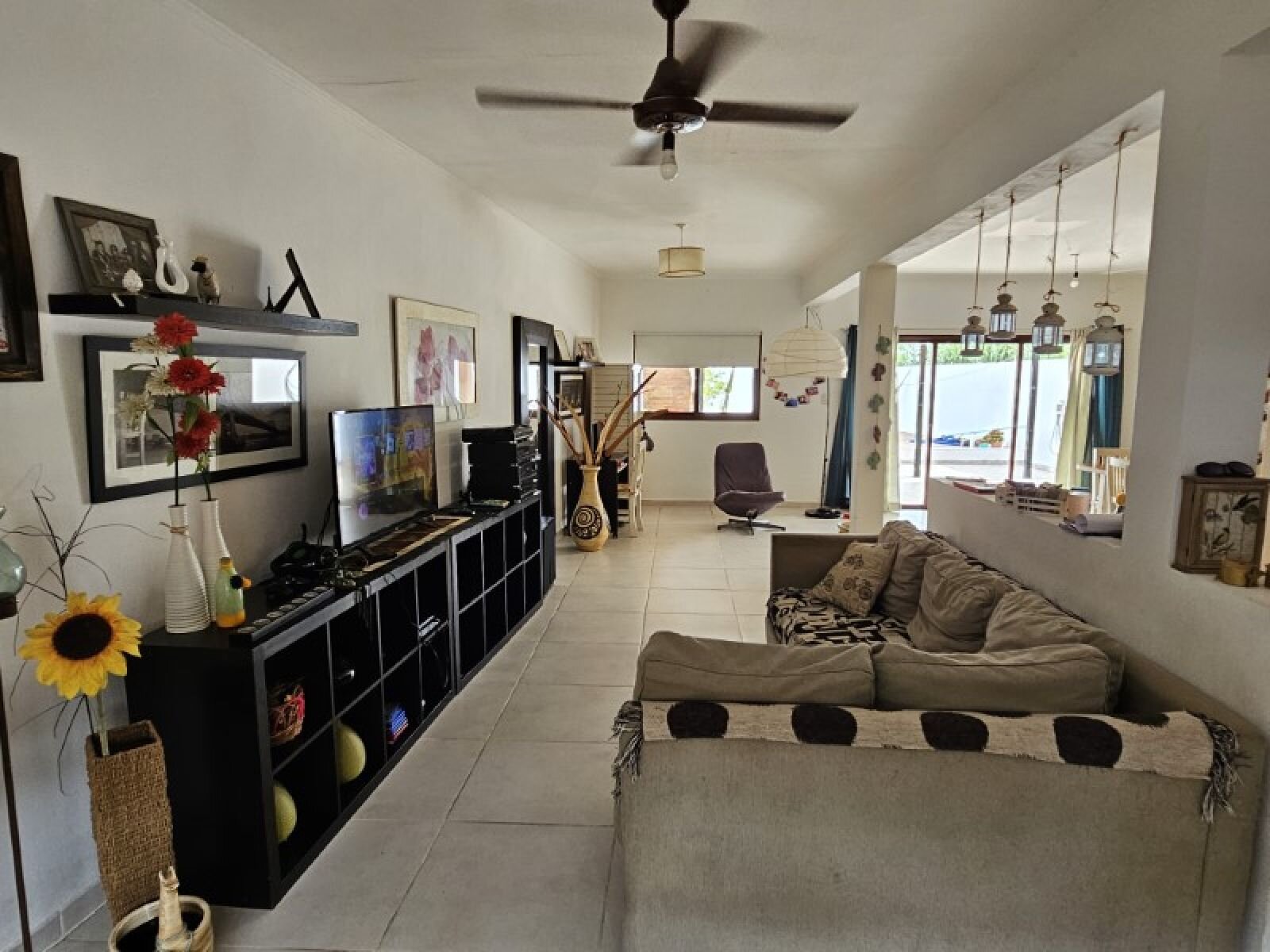 Casa de 3 dormitorios, 2 baños! Cochera, patio con pileta y todos los servicios! Cuneo entre/Junín y Guemes - 17