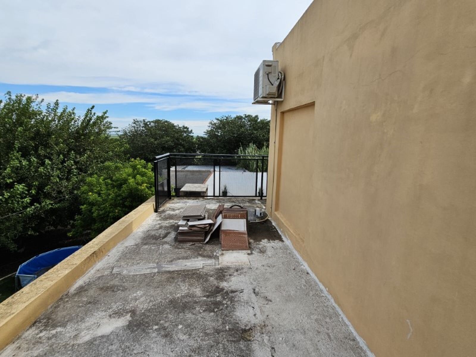 Casa de 3 dormitorios, 2 baños! Cochera, patio con pileta y todos los servicios! Cuneo entre/Junín y Guemes - 28