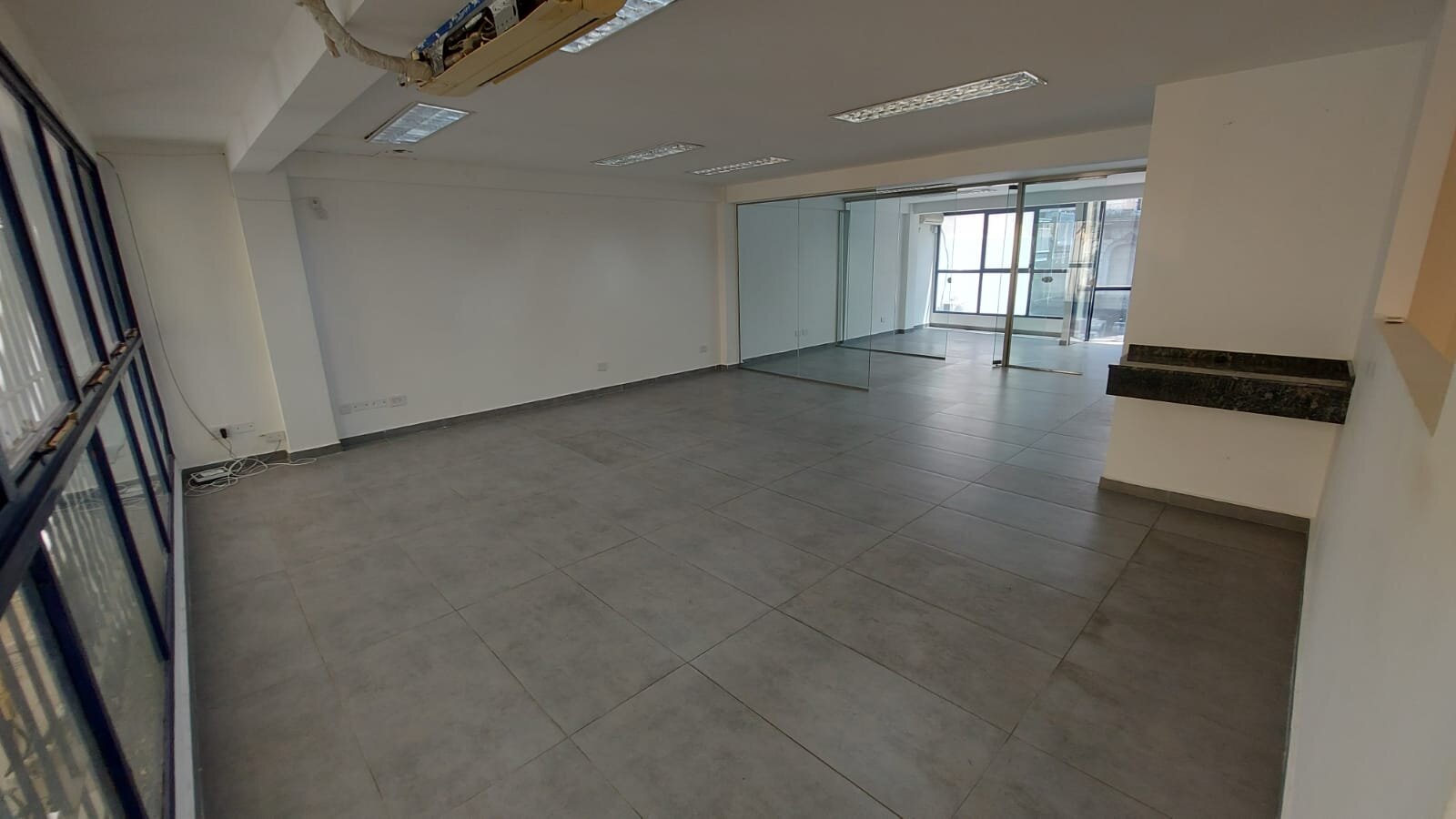 ALQUILER LOCAL COMERCIAL/OFICINA/DEPOSITO - 26