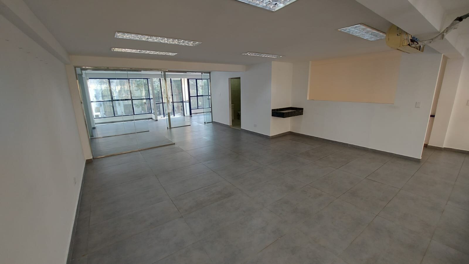 ALQUILER LOCAL COMERCIAL/OFICINA/DEPOSITO - 25