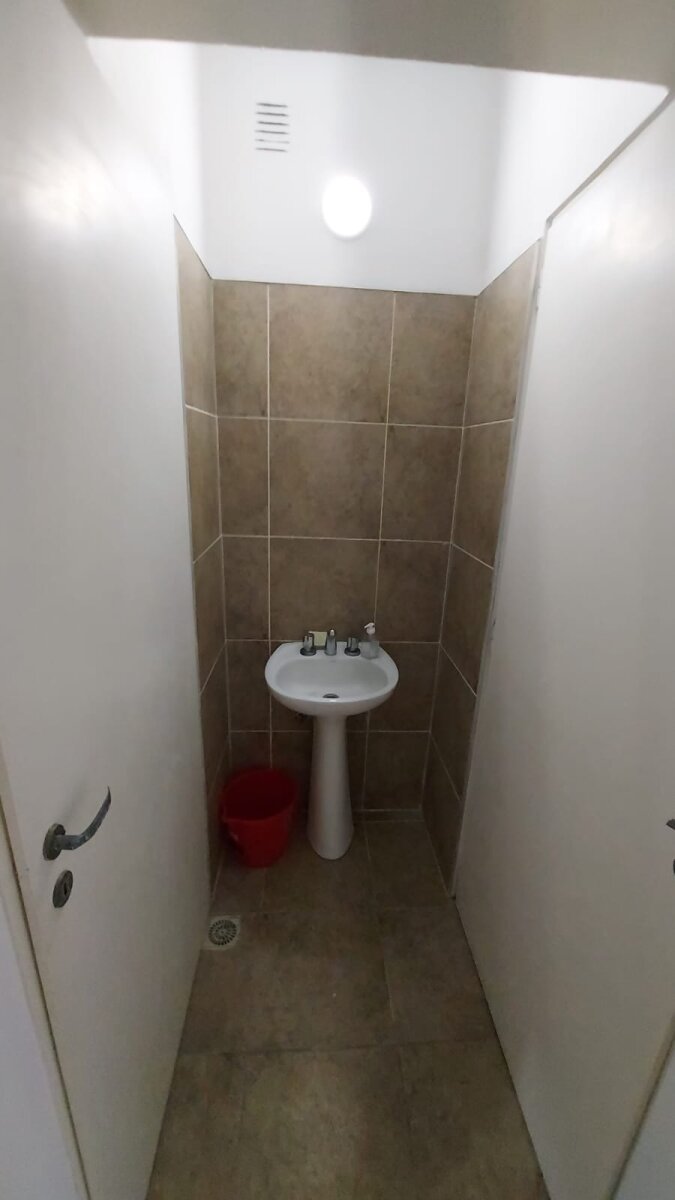 ALQUILER LOCAL COMERCIAL/OFICINA/DEPOSITO - 24