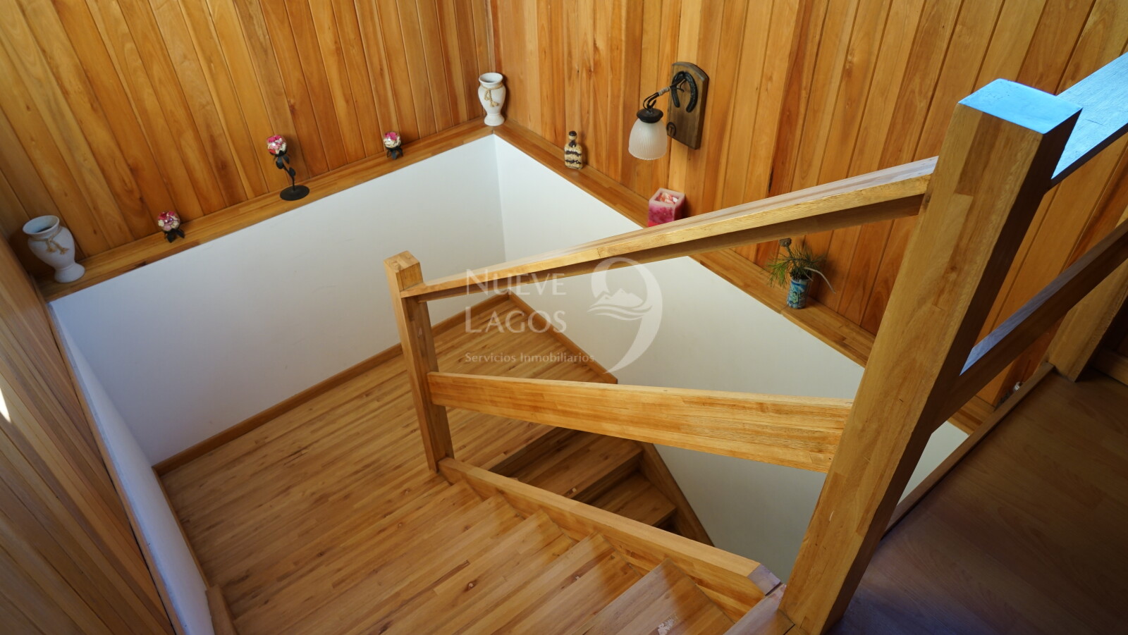 Venta de casa, dos locales y dos departamentos sobre RP63 en Meliquina - 17