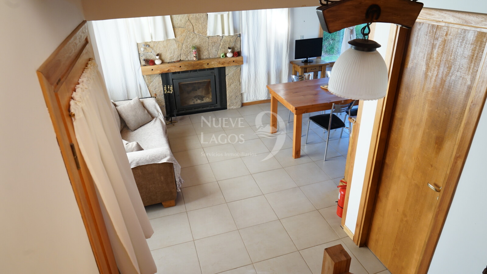 Venta de casa, dos locales y dos departamentos sobre RP63 en Meliquina - 15