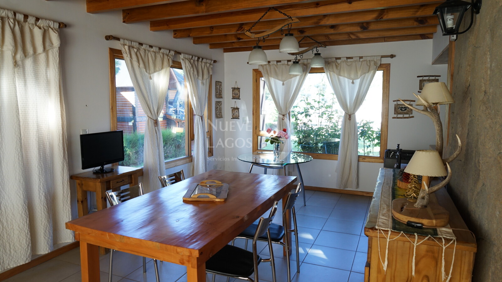Venta de casa, dos locales y dos departamentos sobre RP63 en Meliquina - 7