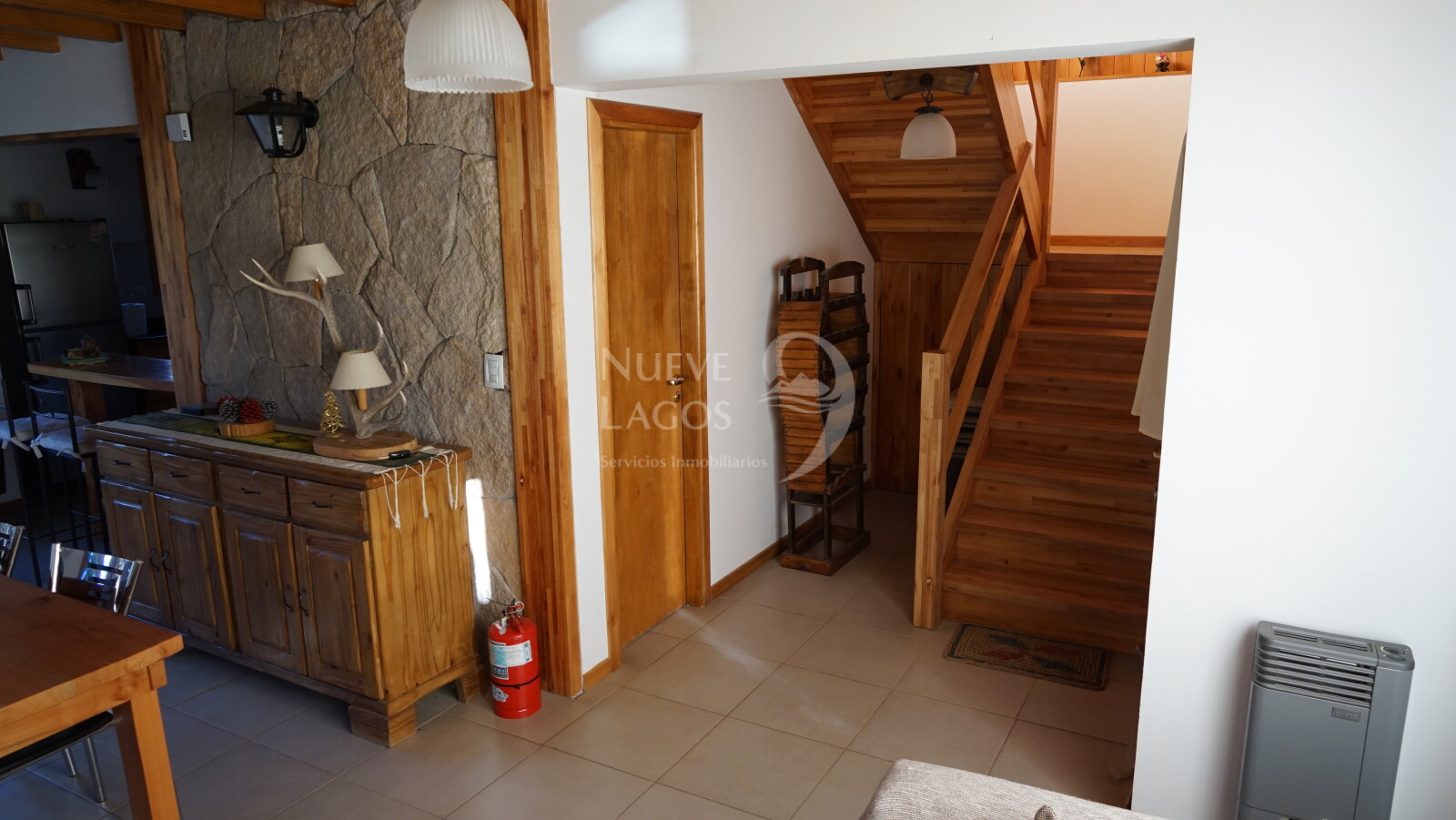 Venta de casa, dos locales y dos departamentos sobre RP63 en Meliquina - 13