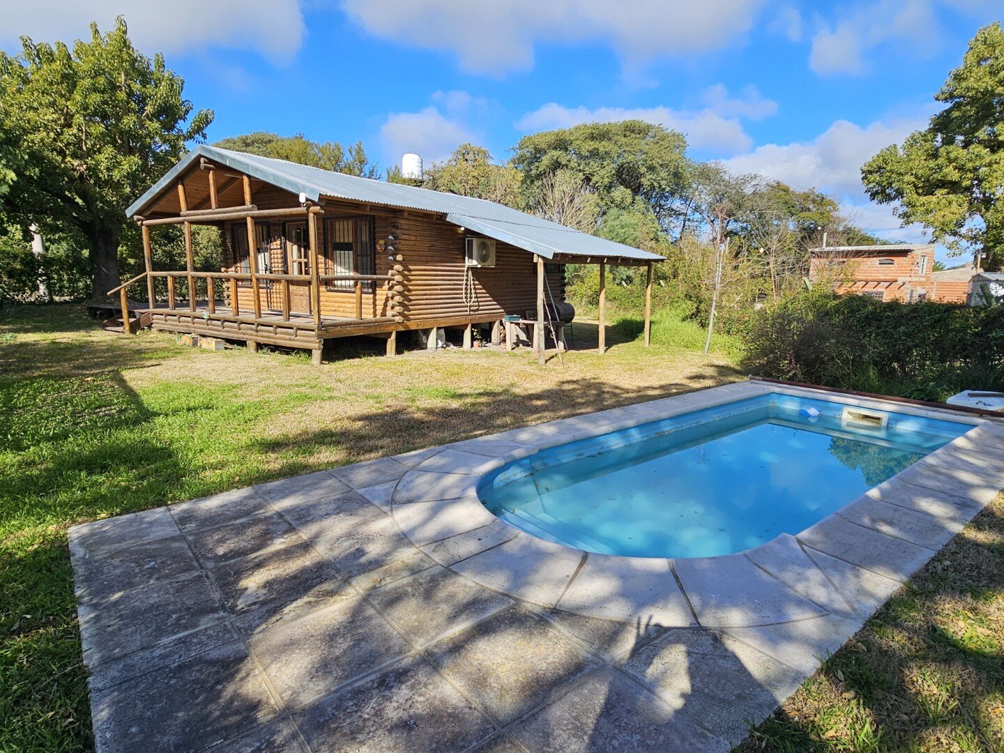 VENTA | Cabaña de 1 dormitorio con pileta sobre amplio terreno! Maipú y Los Cardenales – Victoria, Entre Ríos - 1