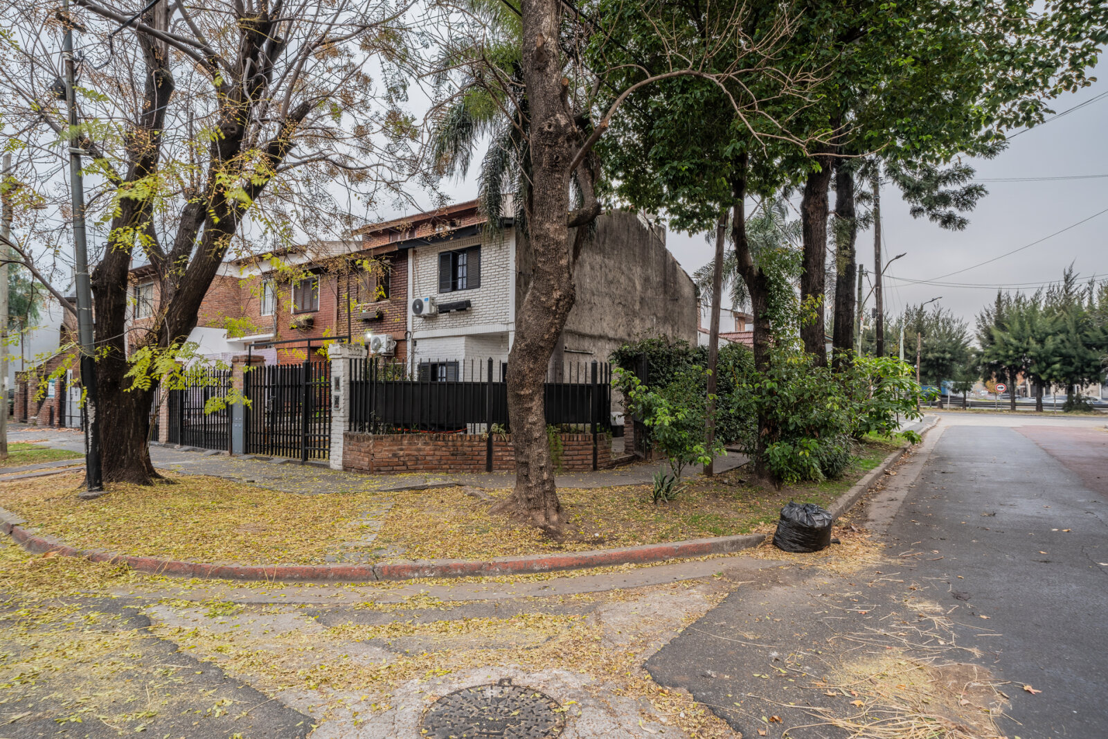 Triplex | 4 ambientes + Fondo libre 65 M2 | El Palomar - 28