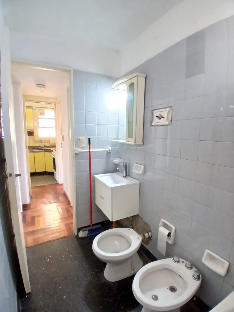 Oportunidad! Se vende un hermoso departamento de 3 ambientes al frente - Barracas - 6