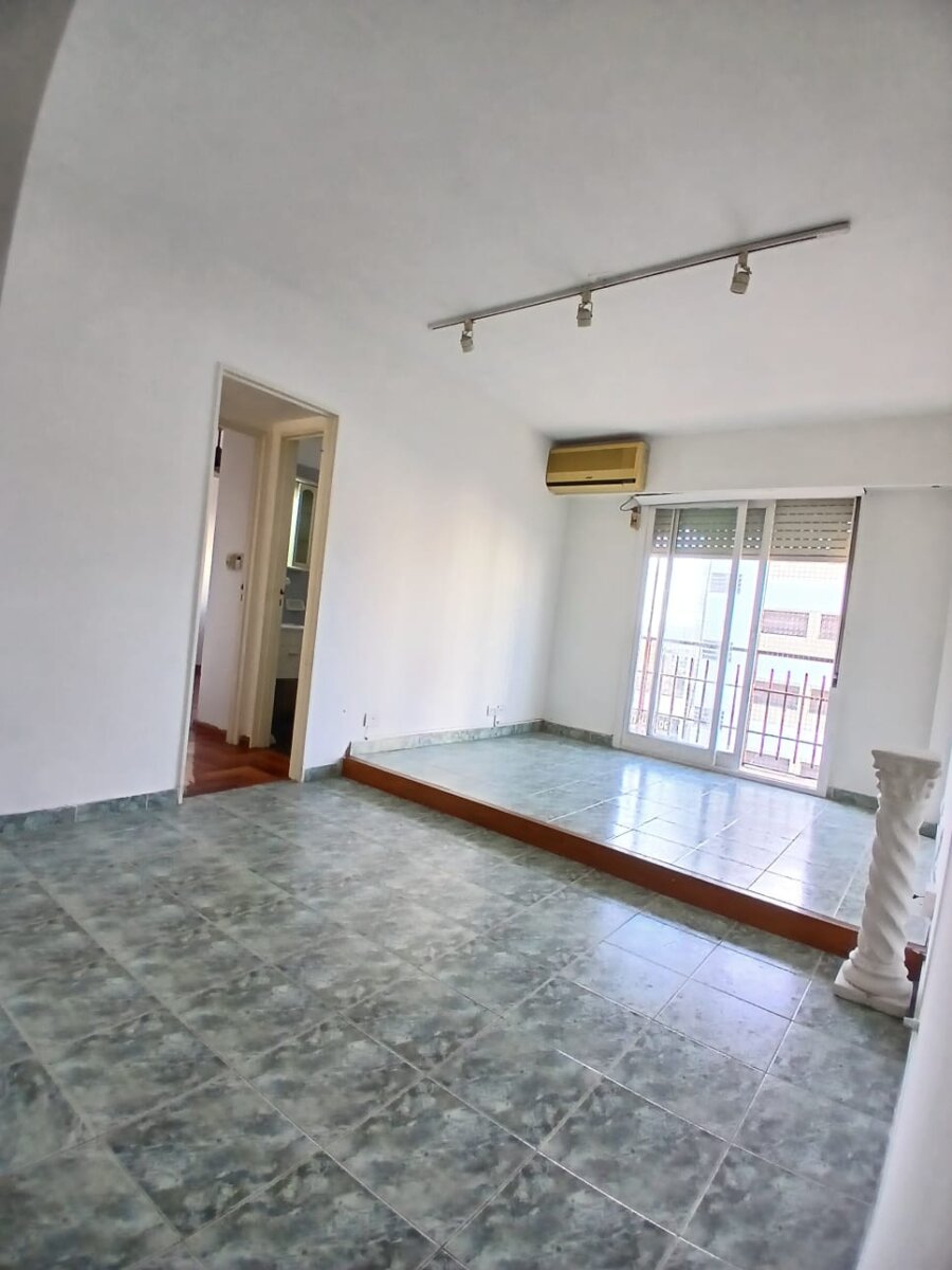 Oportunidad! Se vende un hermoso departamento de 3 ambientes al frente - Barracas - 1