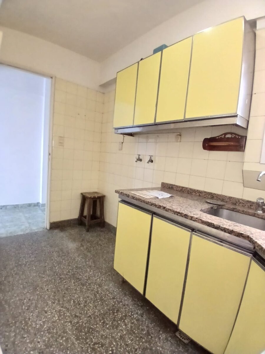 Oportunidad! Se vende un hermoso departamento de 3 ambientes al frente - Barracas - 11