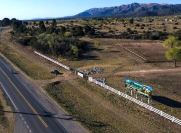 LOTE EN VENTA EN FINCAS DE MONTAÑA – LA CUMBRE – 600 M² – CLUB DE CAMPO CON POLO Y EQUITACIÓN