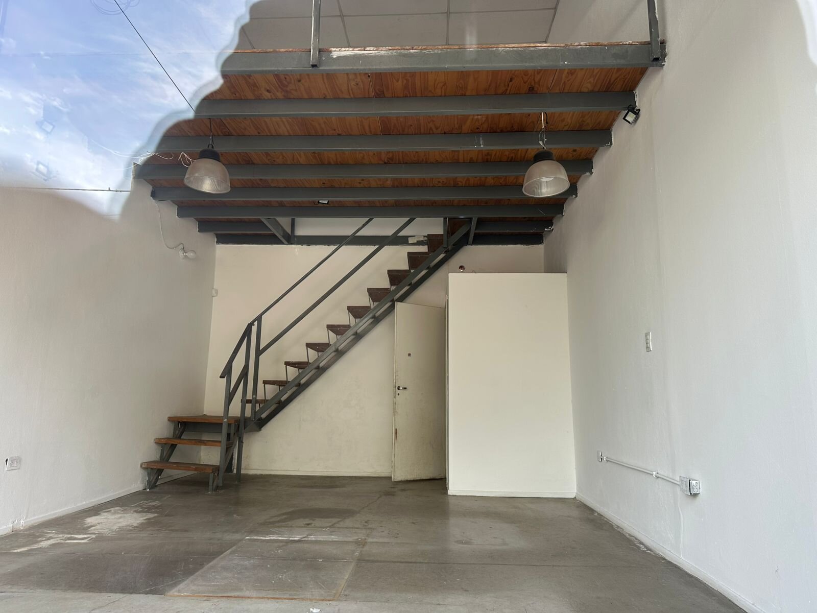 Alquiler – Local Comercial - Av. Rafael Núñez - Imagen 4