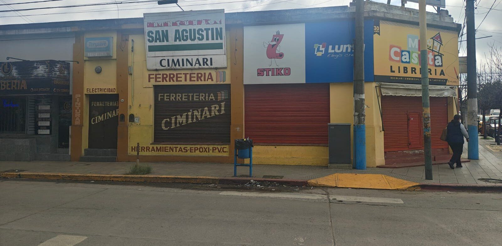 Lateral sobre Av Malvinas