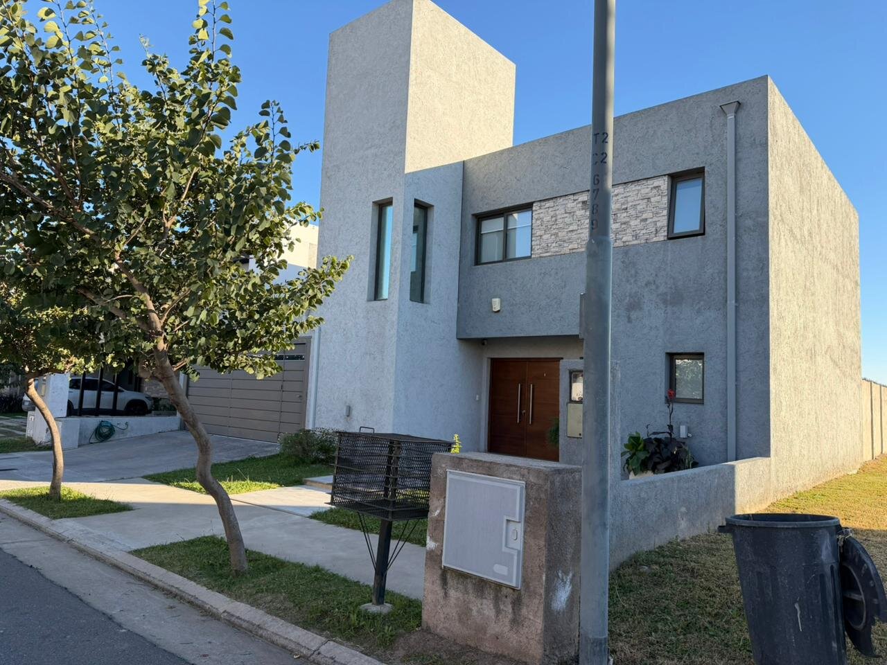 VENTA CASA LOMAS DE MANANTIALES - Imagen 2