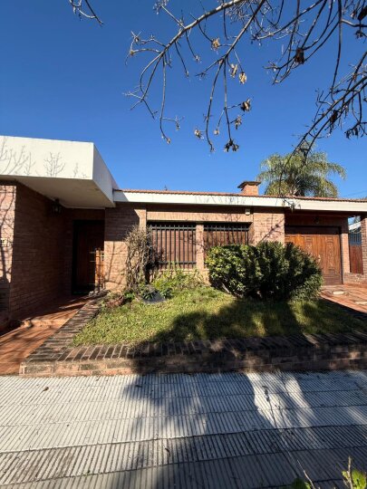 Casa en Alquiler 3 Dorm, Urca