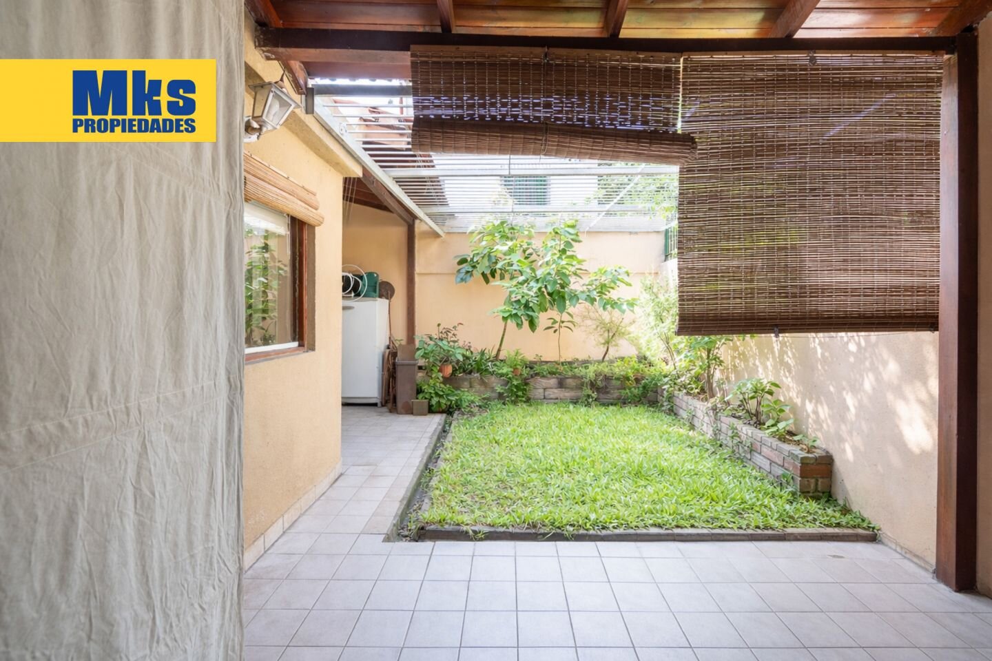 Venta. Casa 4 ambientes. Patio y Jardin. Barrio cerrado. - 16