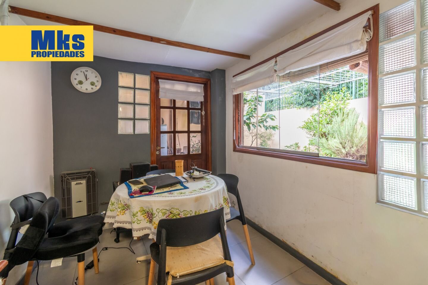 Venta. Casa 4 ambientes. Patio y Jardin. Barrio cerrado. - 6