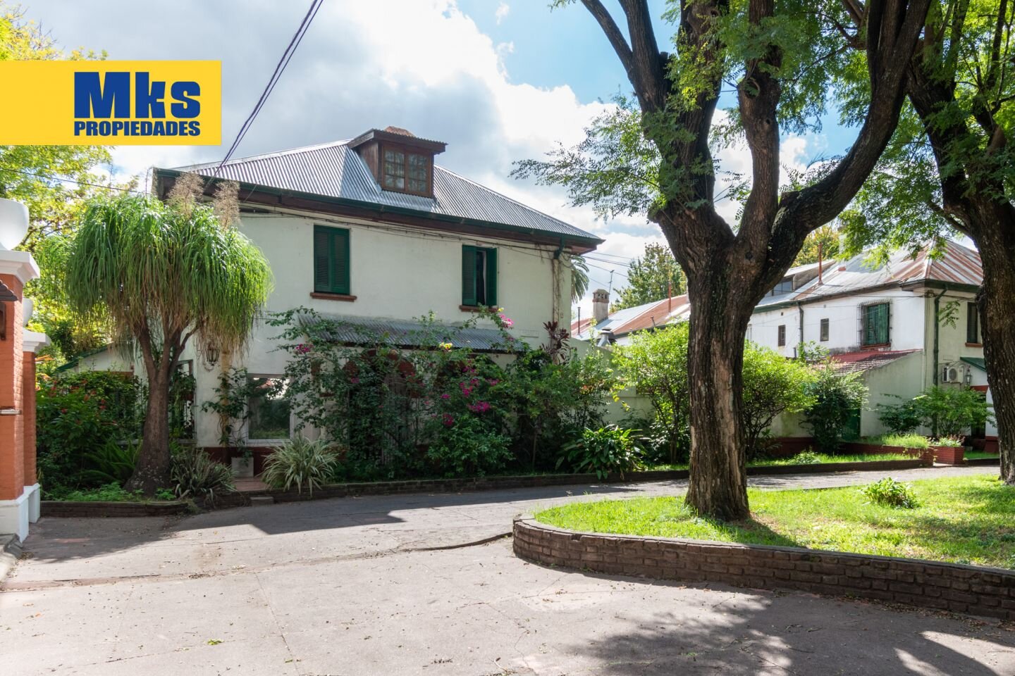 Venta. Casa 4 ambientes. Patio y Jardin. Barrio cerrado. - 27