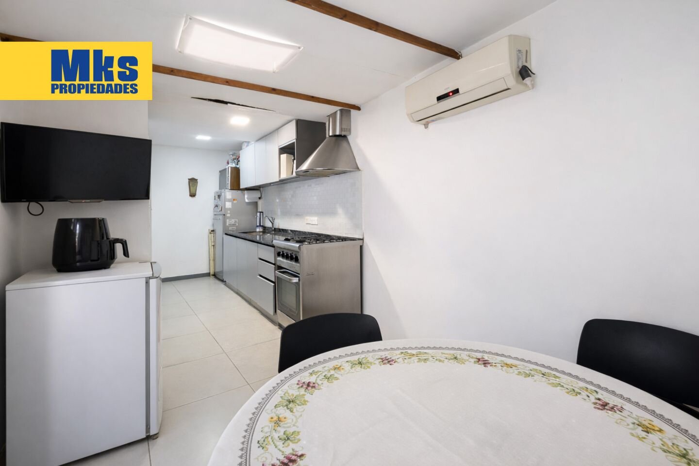 Venta. Casa 4 ambientes. Patio y Jardin. Barrio cerrado. - 5