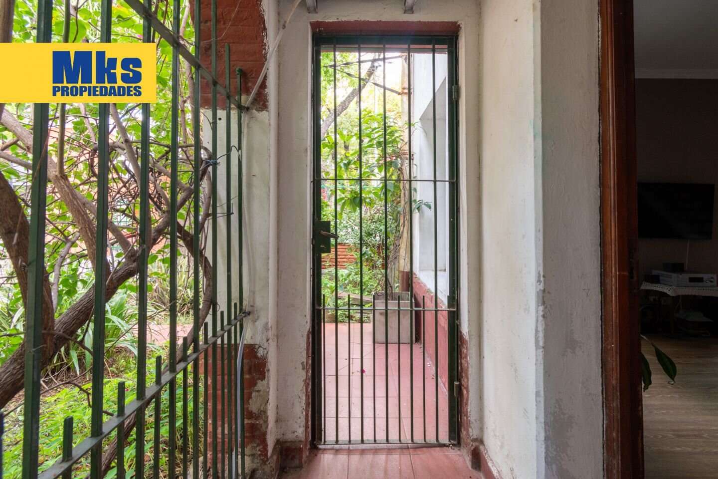 Venta. Casa 4 ambientes. Patio y Jardin. Barrio cerrado. - 25