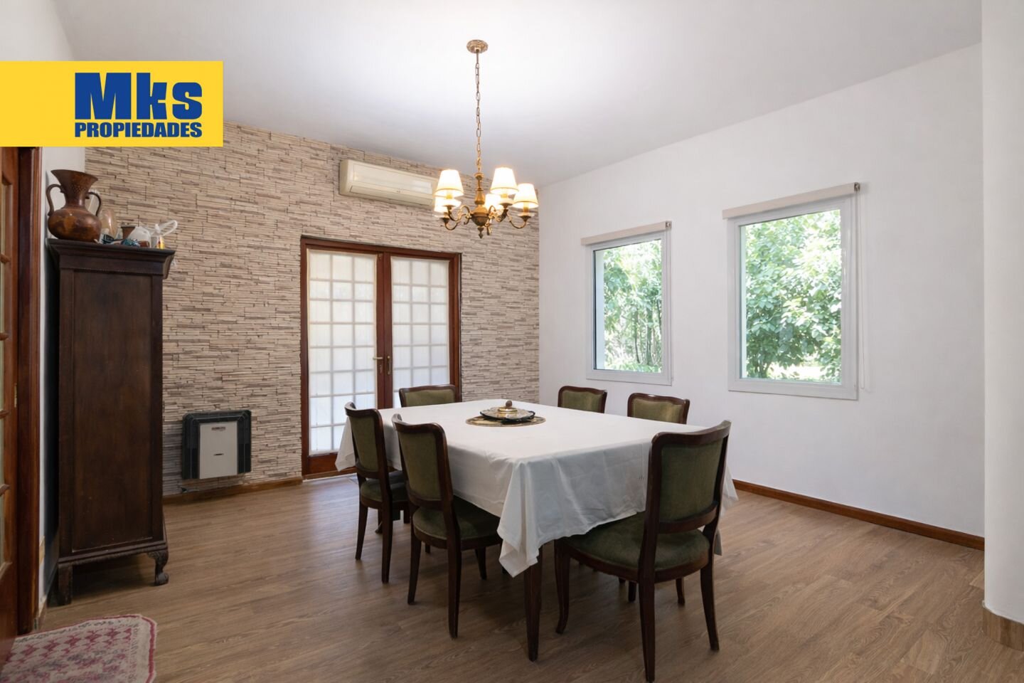 Venta. Casa 4 ambientes. Patio y Jardin. Barrio cerrado. - 3