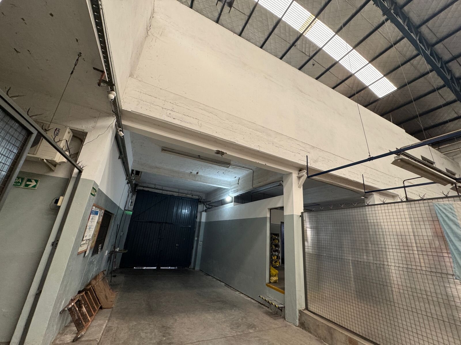 Galpón en venta Valentín Alsina Lanús 1.500 m2 Logístico T3 - 12