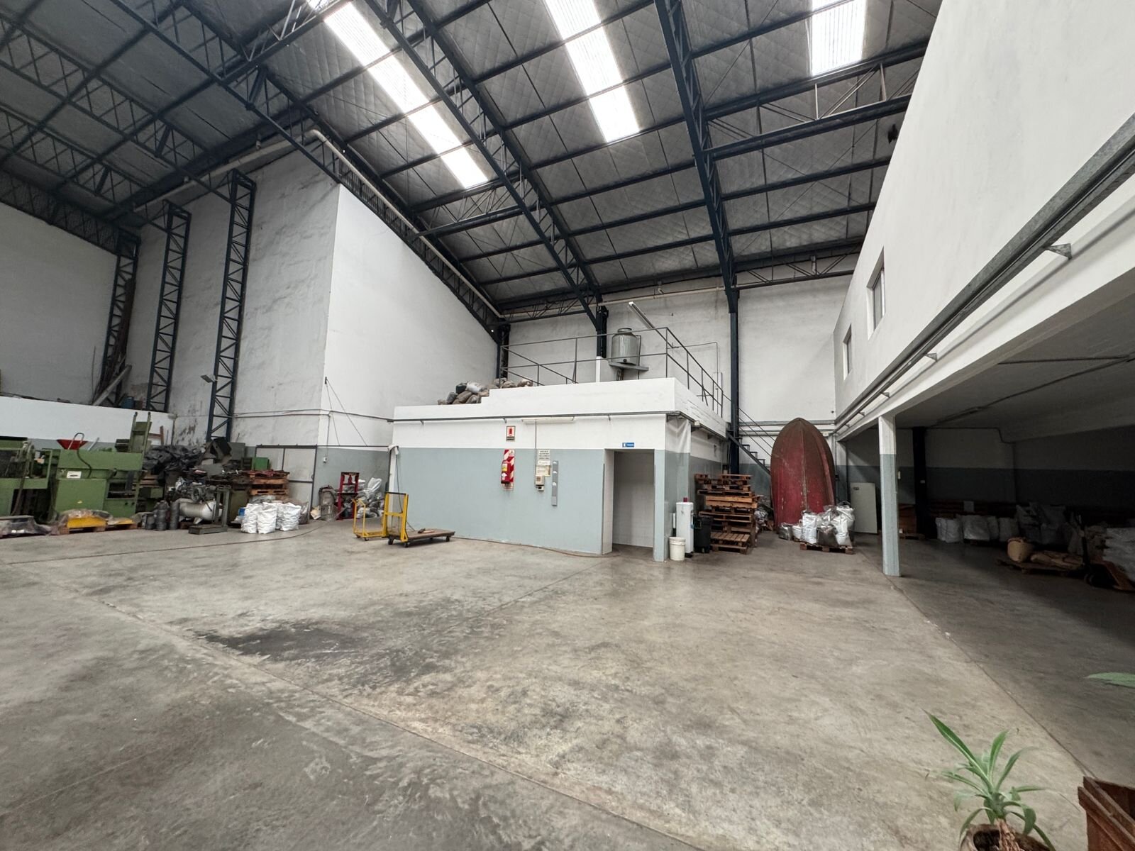 Galpón en venta Valentín Alsina Lanús 1.500 m2 Logístico T3 - 4