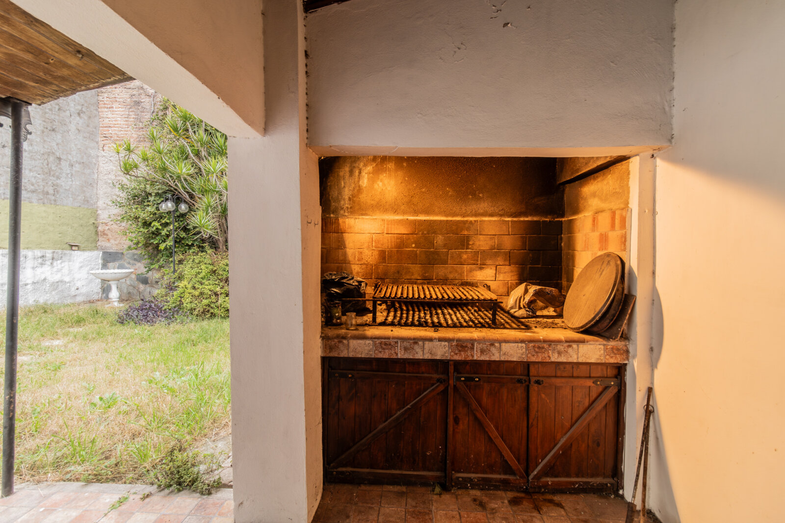 VENTA. CASA 5 AMBIENTES. JARDÍN. QUINCHO. COCHERA. FLORES - 10
