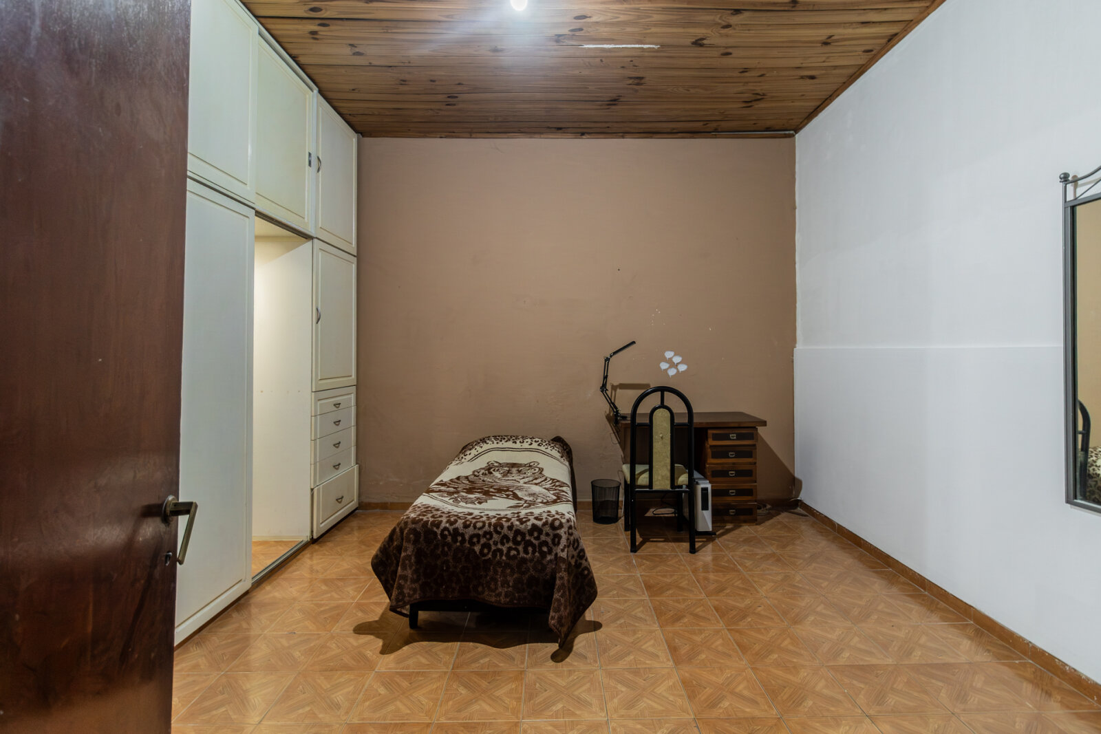 VENTA. CASA 5 AMBIENTES. JARDÍN. QUINCHO. COCHERA. FLORES - 21