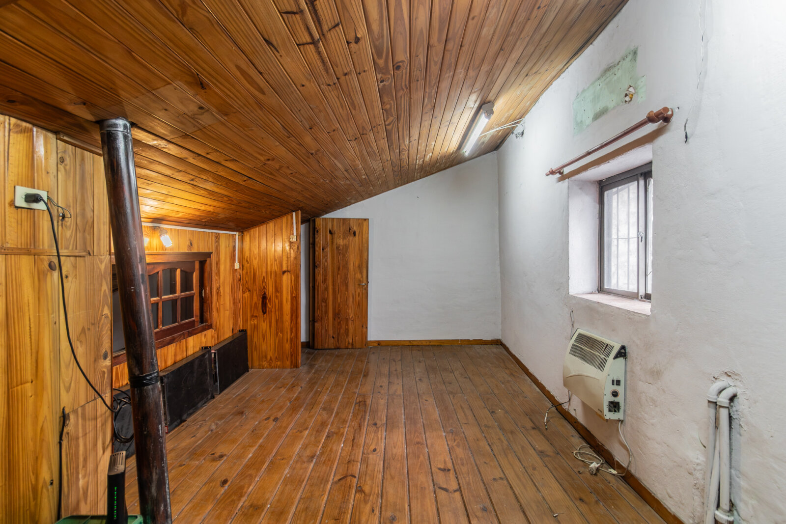 VENTA. CASA 5 AMBIENTES. JARDÍN. QUINCHO. COCHERA. FLORES - 41