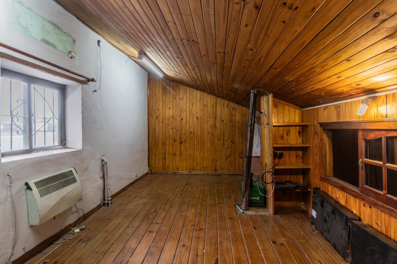 VENTA. CASA 5 AMBIENTES. JARDÍN. QUINCHO. COCHERA. FLORES - 40