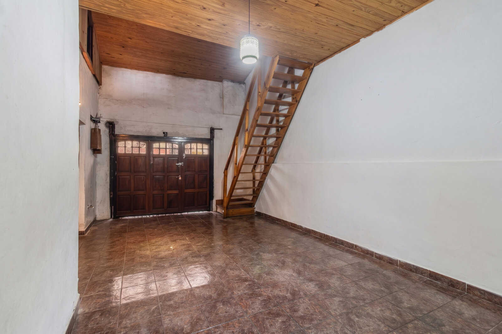VENTA. CASA 5 AMBIENTES. JARDÍN. QUINCHO. COCHERA. FLORES - 43
