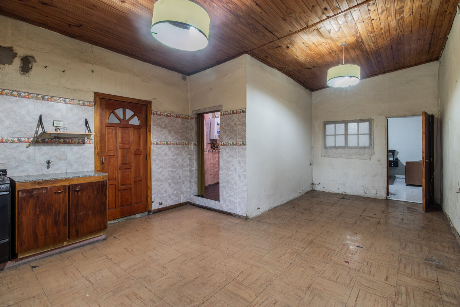VENTA. CASA 5 AMBIENTES. JARDÍN. QUINCHO. COCHERA. FLORES - 34