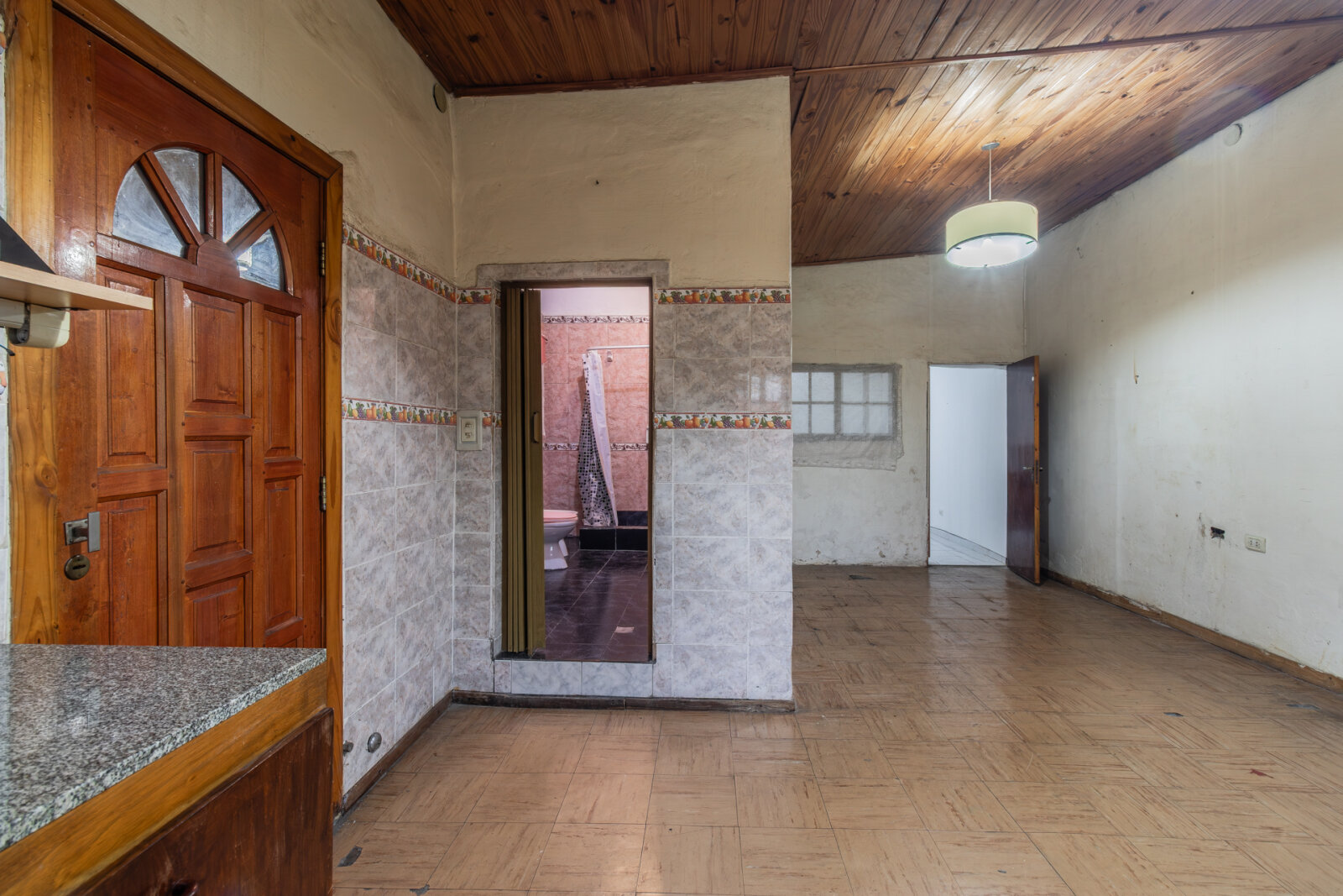 VENTA. CASA 5 AMBIENTES. JARDÍN. QUINCHO. COCHERA. FLORES - 35