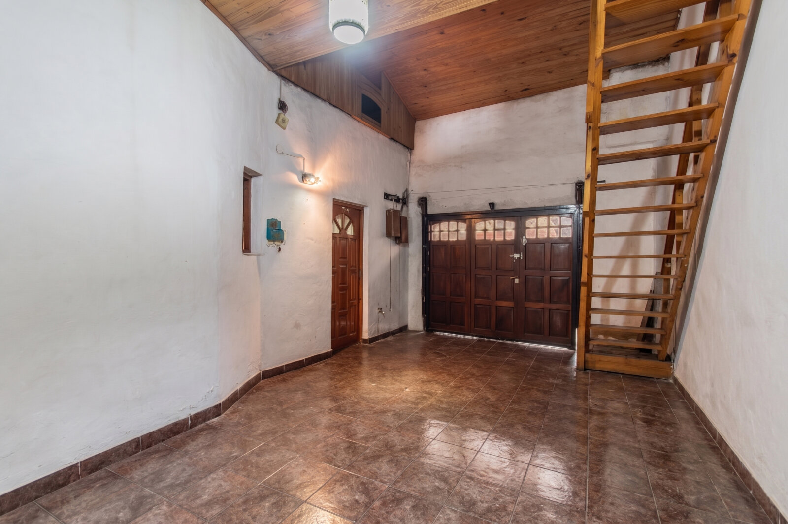VENTA. CASA 5 AMBIENTES. JARDÍN. QUINCHO. COCHERA. FLORES - 38