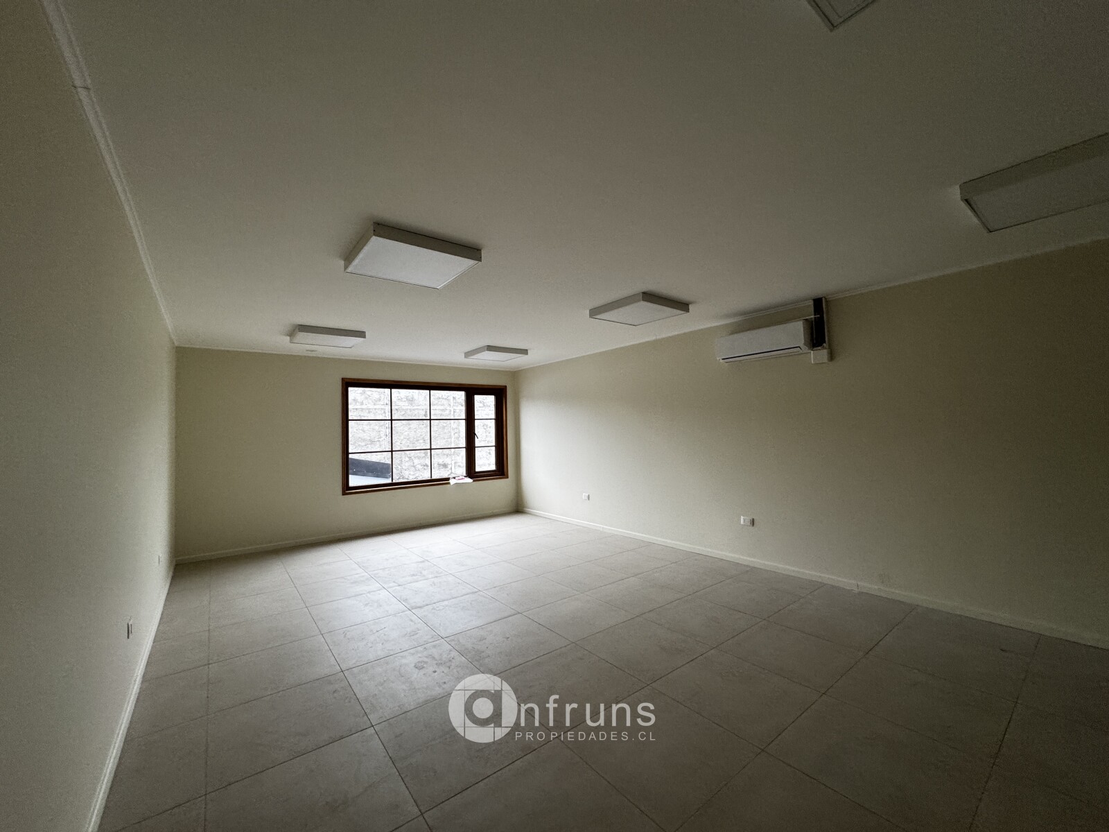 Local Comercial en Venta en Region de Aysen | 2 Dormitorios | 1 Baño | 2765 m² | UF 17 - 12
