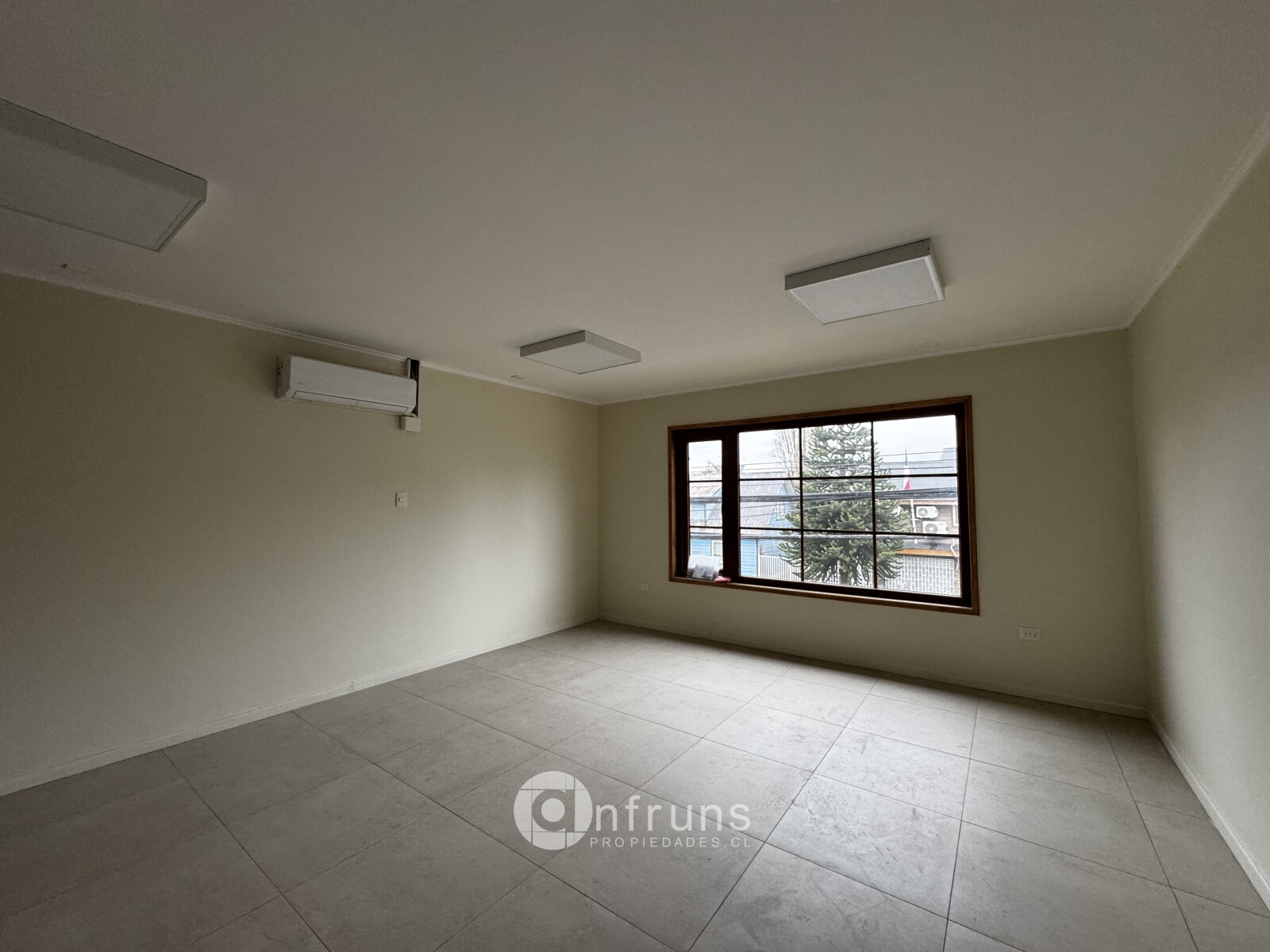 Local Comercial en Venta en Region de Aysen | 2 Dormitorios | 1 Baño | 2765 m² | UF 17 - 6