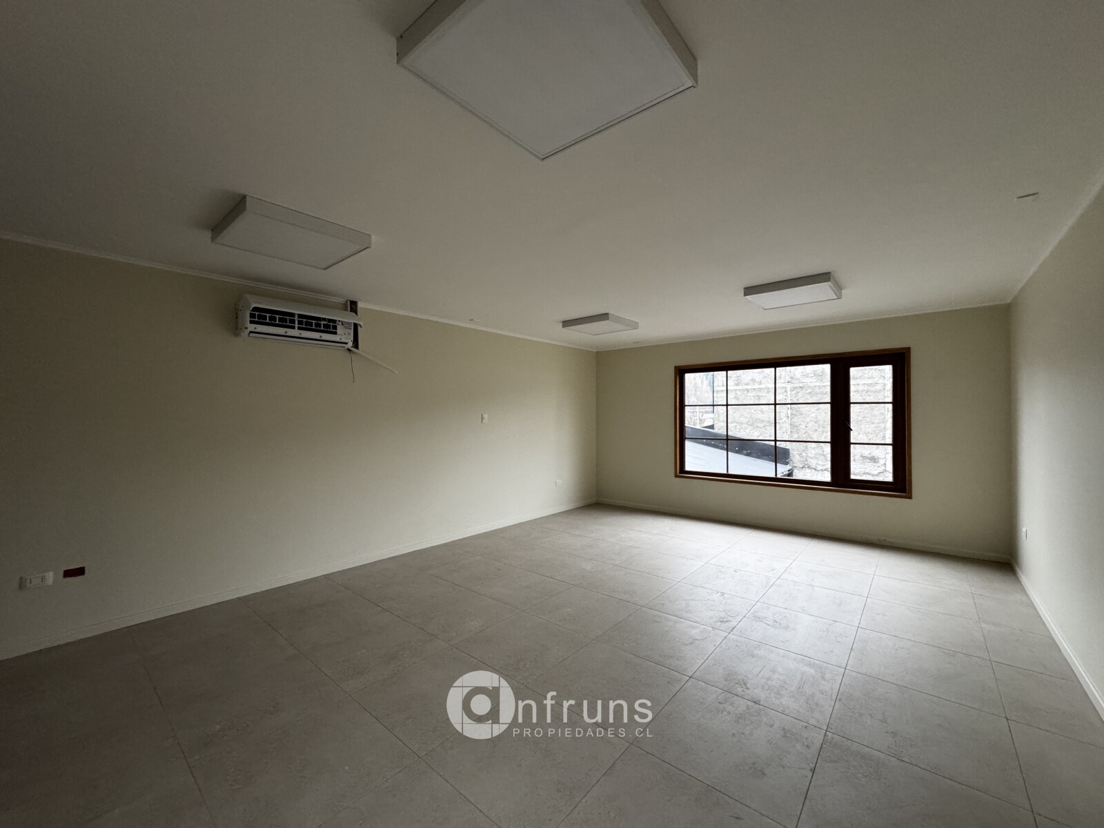 Local Comercial en Venta en Region de Aysen | 2 Dormitorios | 1 Baño | 2765 m² | UF 17 - 3